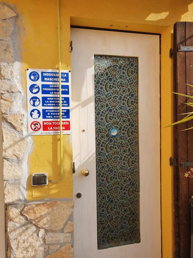 Dora Baltea Monolocale Primo Piano Mansarda Secondo Piano Verona Eksteriør bilde