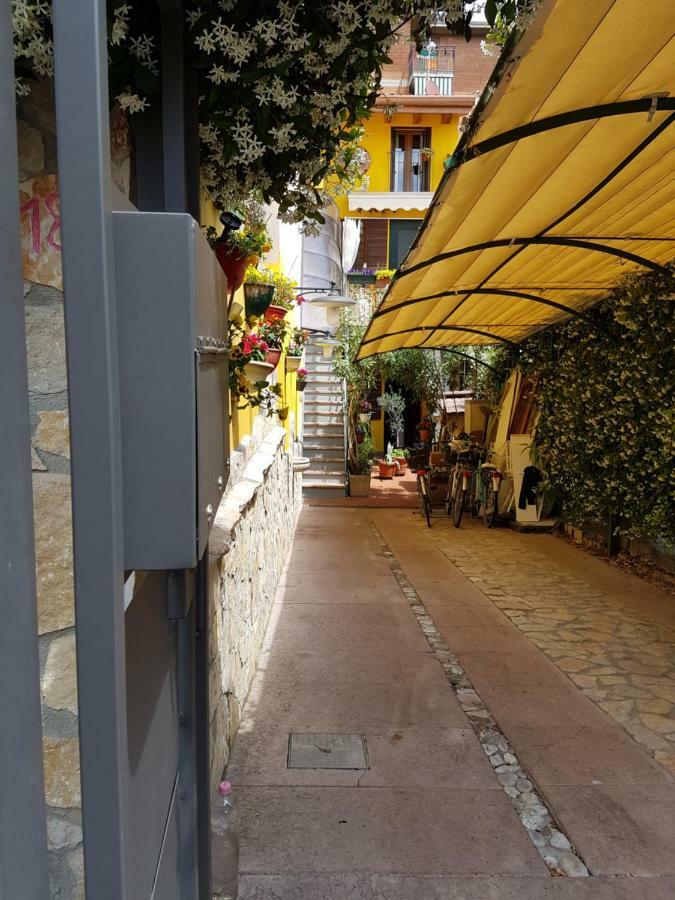 Dora Baltea Monolocale Primo Piano Mansarda Secondo Piano Verona Eksteriør bilde
