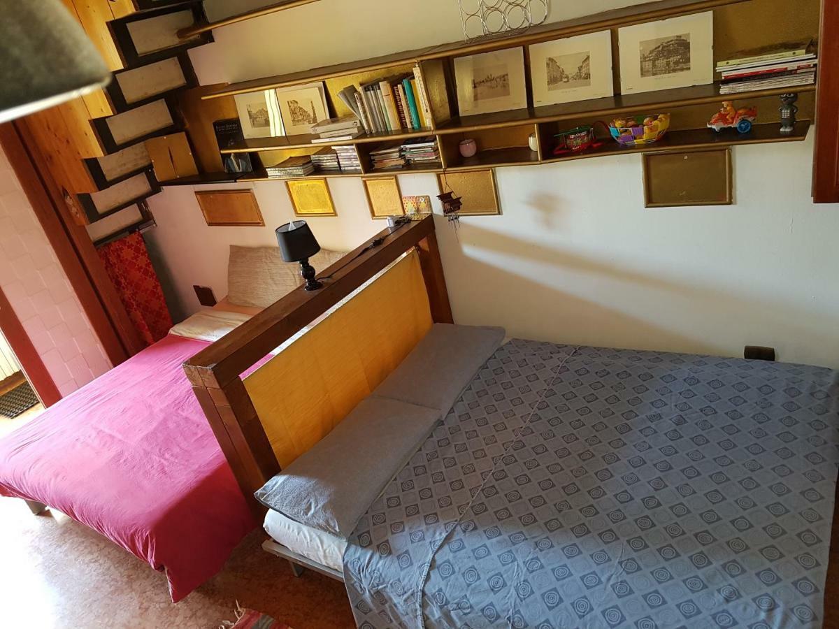 Dora Baltea Monolocale Primo Piano Mansarda Secondo Piano Verona Eksteriør bilde